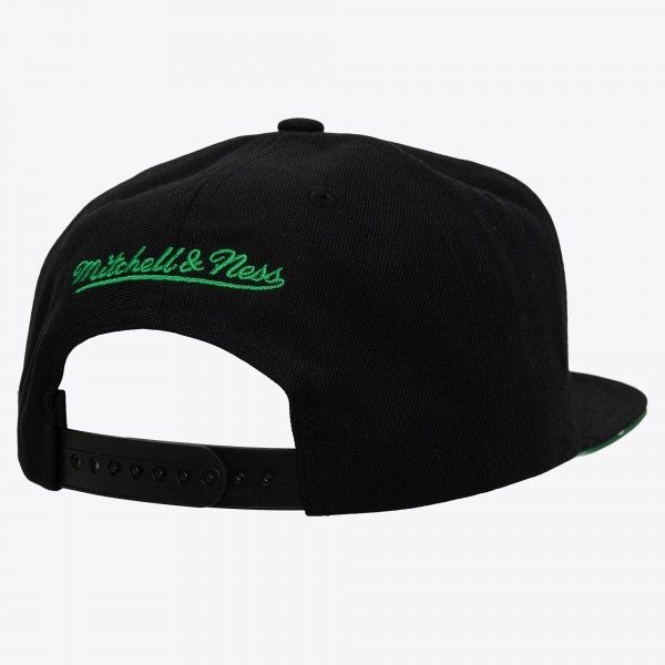 Boston Celtics Mitchell & Ness Kelly Green/Black Color Pop Snapback Hat