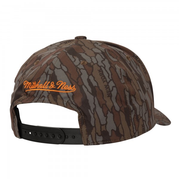 Бейсболка New York Knicks Mitchell & Ness Camo Hidden Pro-Crown