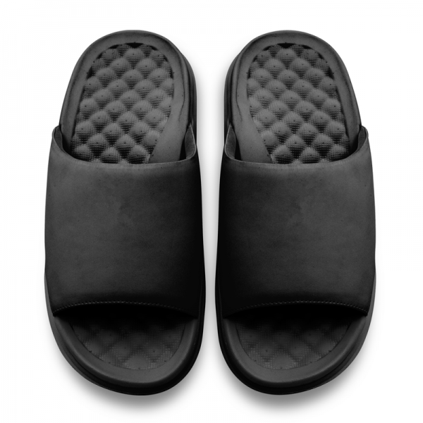 Unisex Milwaukee Bucks ISlide Black Minimalistic Motive Slide Sandals
