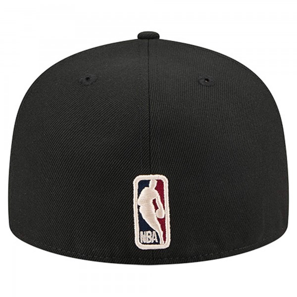 Бейсболка Milwaukee Bucks New Era Black Core Logo 59FIFTY