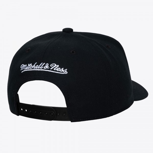 Бейсболка Chicago Bulls Mitchell & Ness White Hardwood Classics Legendary Away Pro-Pinch