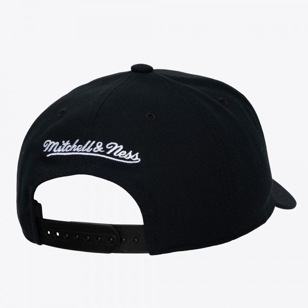 Бейсболка Chicago Bulls Mitchell & Ness Black Hardwood Classics Legendary Away Pro-Pinch