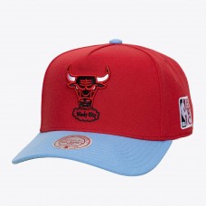 Chicago Bulls Mitchell & Ness Red Legendary Home Pro Pinch Snapback Hat