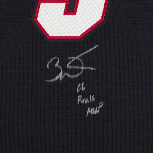 Игровая джерси Dwyane Wade Miami Heat Autographed Fanatics Authentic Black Mitchell & Ness 2012-13 Authentic with 06 Finals MVP Inscription