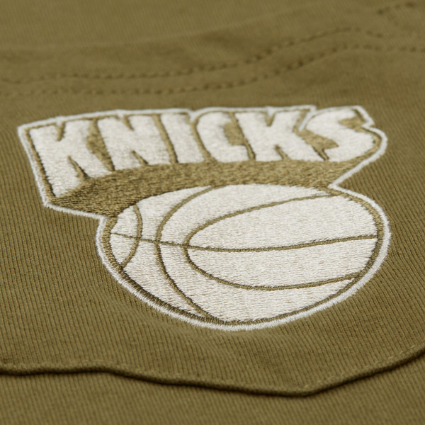 Футболка New York Knicks Mitchell & Ness Olive Hardwood Classics Premium Pocket