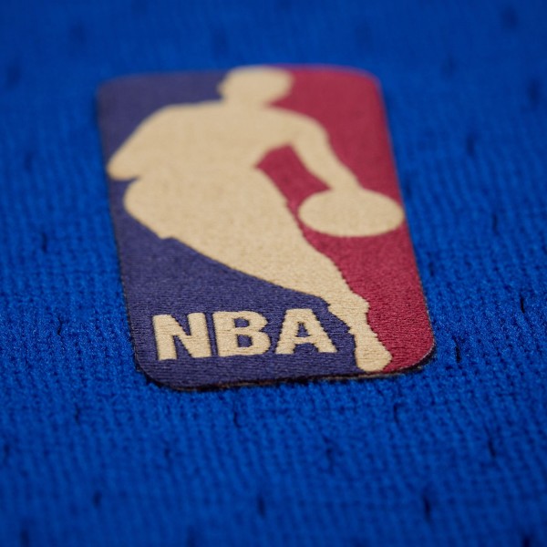 New York Knicks Mitchell & Ness Blue 2005/06 Swingman Shorts