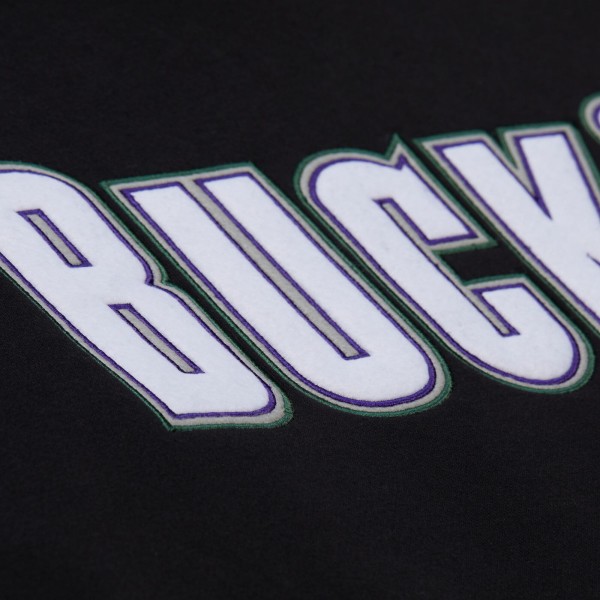 Unisex Milwaukee Bucks Mitchell & Ness Black Vintage Heavyweight Hoodie