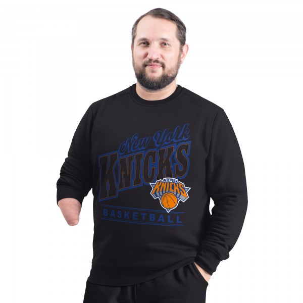 New York Knicks G-III Sports by Carl Banks Black Adaptive Headliner Fleece Crewneck Sweatshirt