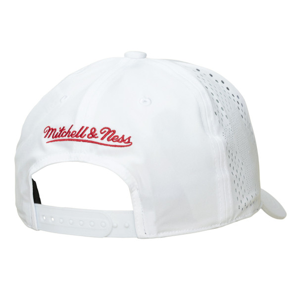 Бейсболка Philadelphia 76ers Mitchell & Ness White Perfect Lightweight Pro Crown