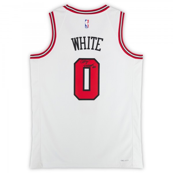Игровая джерси Coby White Chicago Bulls Autographed Fanatics Authentic White Nike Association Edition Swingman