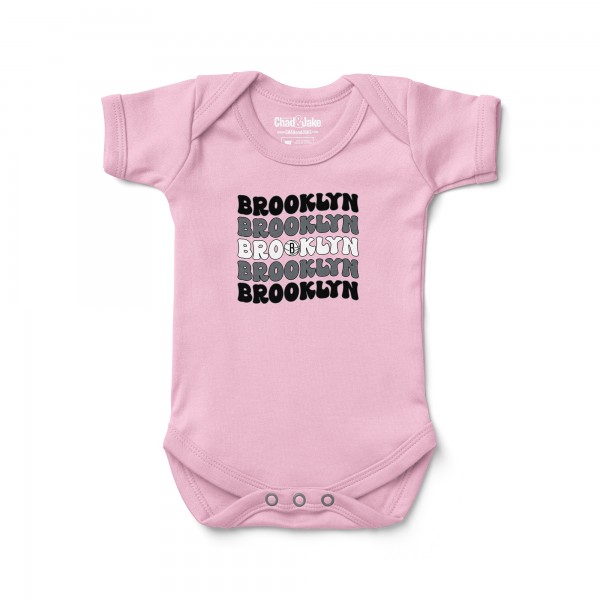 Малышам Brooklyn Nets Chad & Jake Pink Groovy Bodysuit
