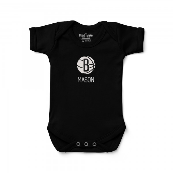 Малышам Brooklyn Nets Chad & Jake Black Embroidered Personalized Bodysuit