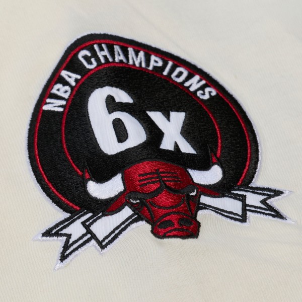 Chicago Bulls Mitchell & Ness Cream Hardwood Classics Chainstitch Premium T-Shirt