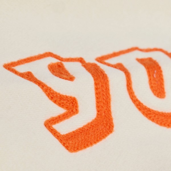 New York Knicks Mitchell & Ness Cream Hardwood Classics Chainstitch Premium Fleece Hoodie