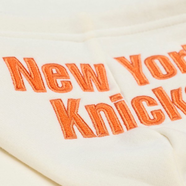 New York Knicks Mitchell & Ness Cream Hardwood Classics Chainstitch Premium Fleece Hoodie