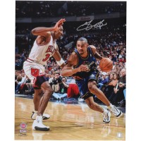Grant Hill Detroit Pistons Autographed Fanatics Authentic 16 x 20 Driving to the Basket Photograph