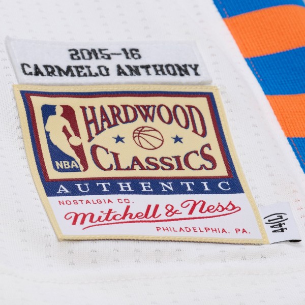 Джерси New York Knicks Carmelo Anthony Mitchell & Ness White 2015-16 Hardwood Classics Authentic