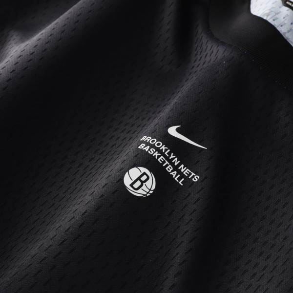 Футболка с длинным рукавом Brooklyn Nets Nike Black 2026 Standard Issue Pre-Game Performance