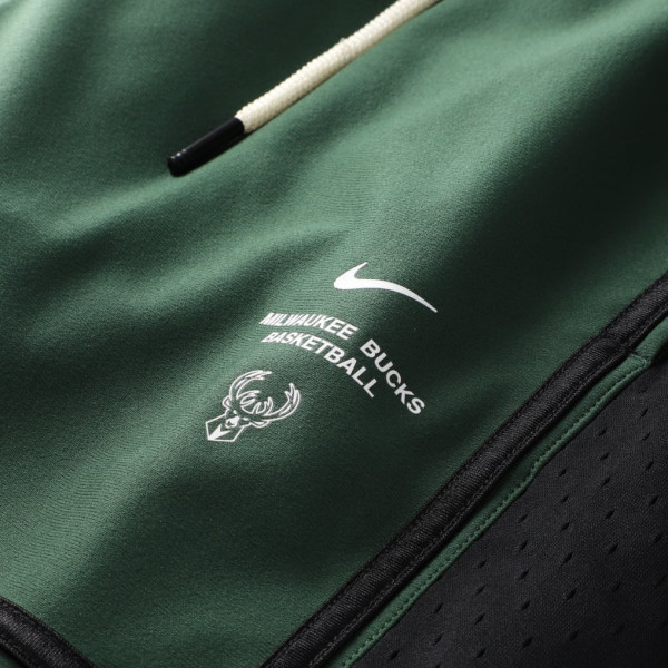 Шорты Milwaukee Bucks Nike 2026 Standard Issue Pre-Game Pro - Hunter Green