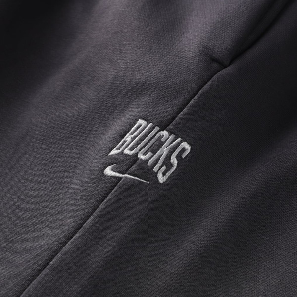 Штаны Milwaukee Bucks Nike 2026 Standard Issue Travel Washed Fleece - Charcoal