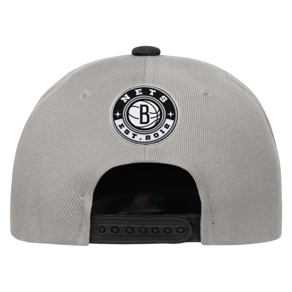 Детская бейсболка Brooklyn Nets Outerstuff White/Black Logo Three Pro Pinch Pre-Curved