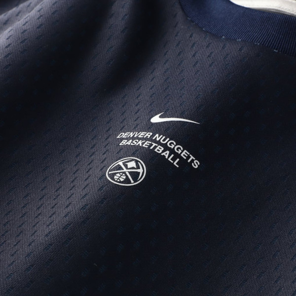 Детская футболка с длинным рукавом Denver Nuggets Nike 2026 Standard Issue Pre-Game Performance - Navy