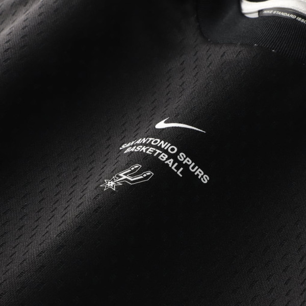 Детская футболка с длинным рукавом San Antonio Spurs Nike 2026 Standard Issue Pre-Game Performance - Black