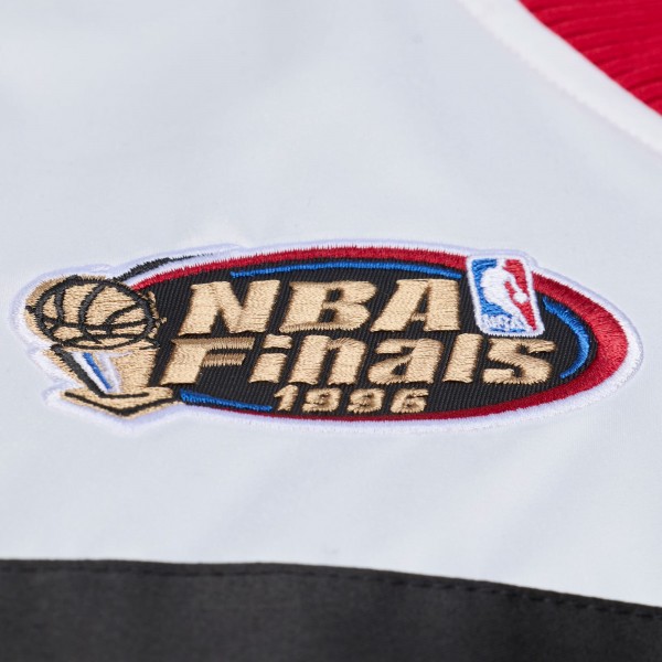 Chicago Bulls Mitchell & Ness Red Hardwood Classics Head Coach Lightweight Satin Full-Snap Jacket