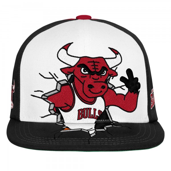 Подростковая Chicago Bulls Mitchell & Ness Black Mascot Snapback Hat