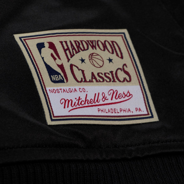Куртка New York Knicks Mitchell & Ness Black Chrome Satin Bomber Full-Zip