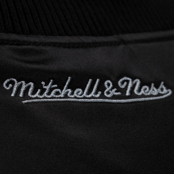 Куртка New York Knicks Mitchell & Ness Black Chrome Satin Bomber Full-Zip