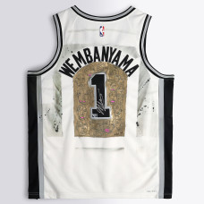 Джерси с автографом Victor Wembanyama San Antonio Spurs Fanatics Authentic White Nike Association Edition Swingman - Art by Cavier Coleman - Limited Edition of #1/1 - NF70444565