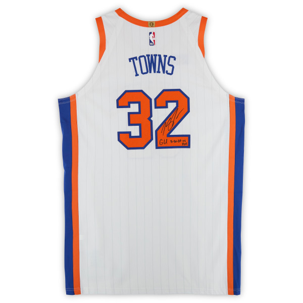 Игровая джерси Karl-Anthony Towns New York Knicks Autographed Fanatics Authentic #32 White City vs. Portland Trail Blazers on March 30, 2025 with 'GU 3-30-25 vs POR' Inscription - Size 54+6