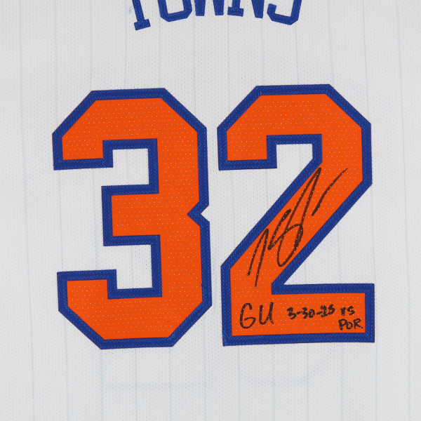 Игровая джерси Karl-Anthony Towns New York Knicks Autographed Fanatics Authentic #32 White City vs. Portland Trail Blazers on March 30, 2025 with 'GU 3-30-25 vs POR' Inscription - Size 54+6