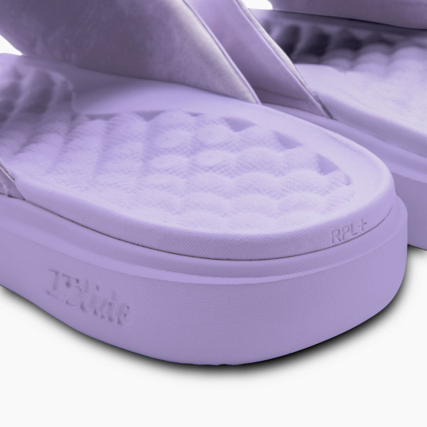 Unisex New York Knicks ISlide Lavender Bubble Letters Motive Slide Sandals