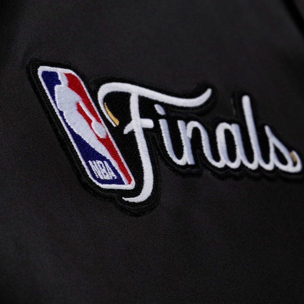 Куртка New York Knicks Mitchell & Ness Black 2026 NBA Finals Champions Satin Full-Snap