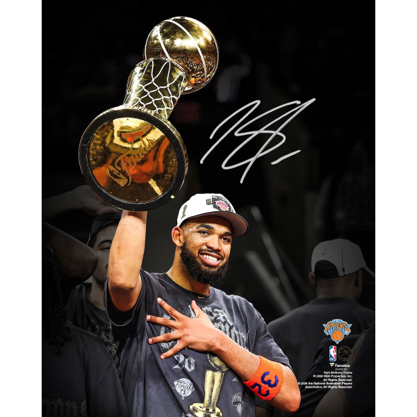 Фото с автографом Karl-Anthony Towns New York Knicks Fanatics Authentic 2026 NBA Finals Champions 8 x 10 Action Spotlight