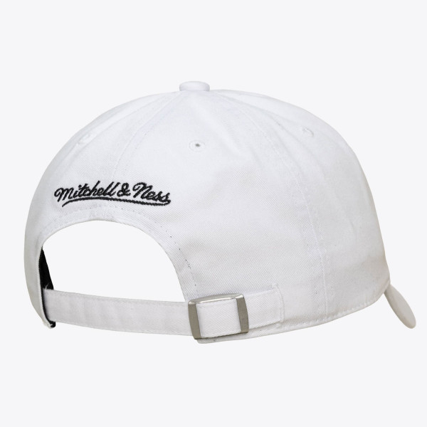 Бейсболка New York Knicks Mitchell & Ness White Apple Bite 1904 Adjustable Dad