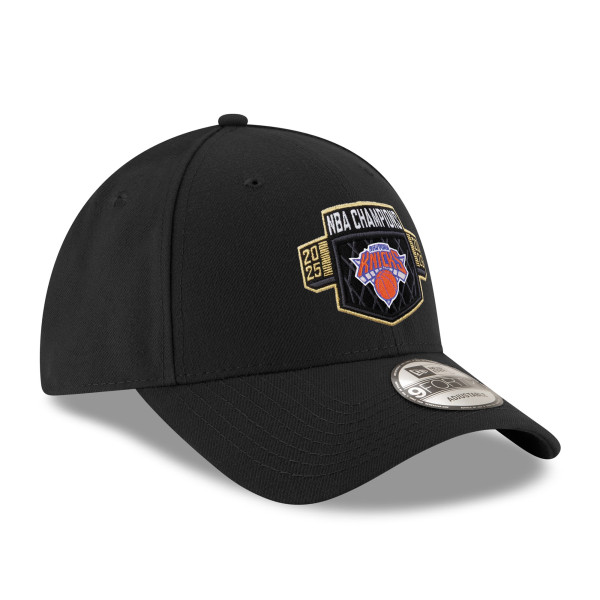 Бейсболка New York Knicks New Era Black 2026 NBA Finals Champions Locker Room Replica 9FORTY