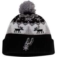 Шапка с помпоном San Antonio Spurs adidas Snowflake Cuffed Knit - Black