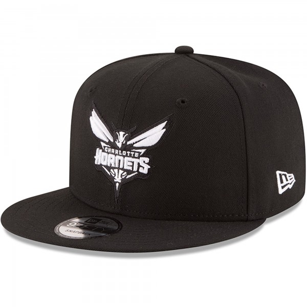 Бейсболка Charlotte Hornets New Era Black Black & White Logo 9FIFTY