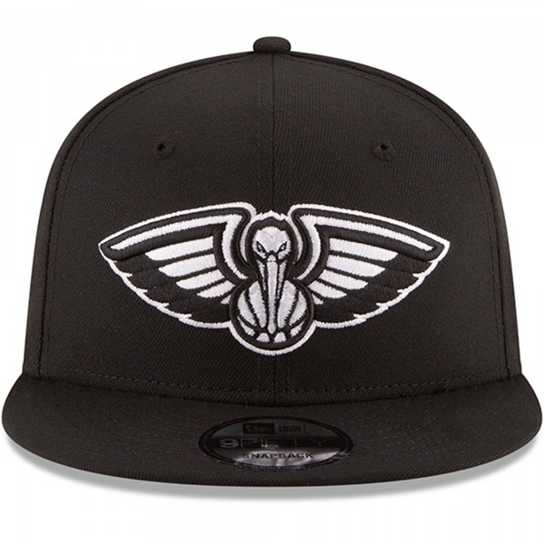 Бейсболка New Orleans Pelicans New Era Black Black & White Logo 9FIFTY Adjustable