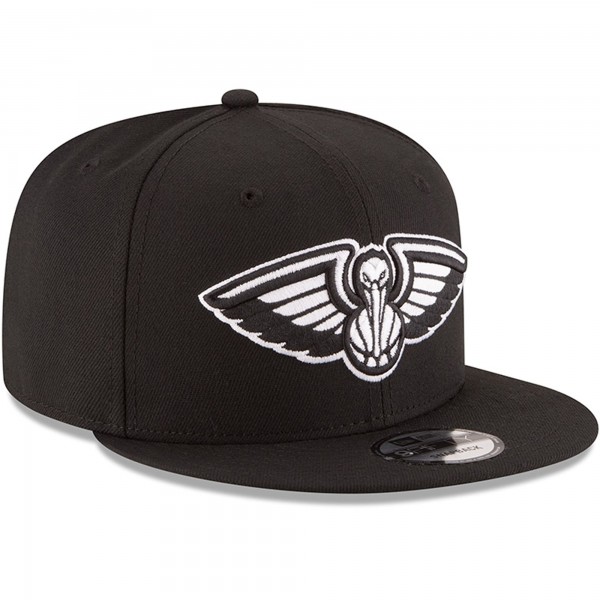 Бейсболка New Orleans Pelicans New Era Black Black & White Logo 9FIFTY Adjustable