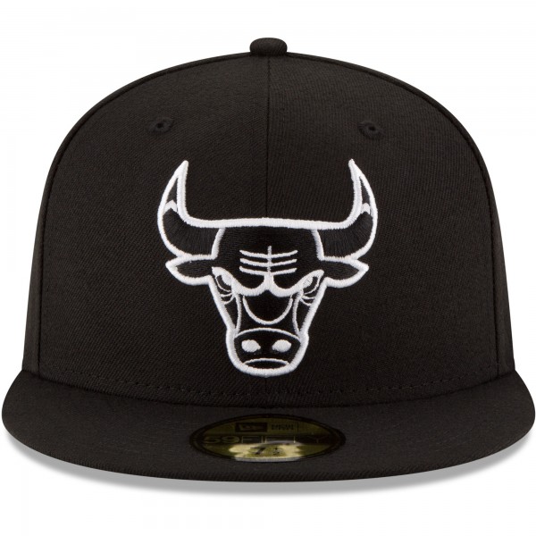 Бейсболка Chicago Bulls New Era Black Black & White Logo 59FIFTY