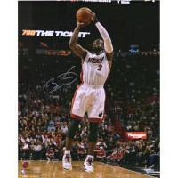 Autographed Miami Heat Dwyane Wade Fanatics Authentic 16 x 20 Shooting in White Photograph