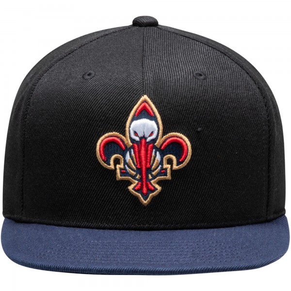 Бейсболка New Orleans Pelicans Mitchell & Ness Logo Adjustable Central - Black/Navy - официальный мерч NBA