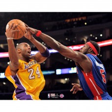 Unsigned Detroit Pistons Ben Wallace Fanatics Authentic Block on Kobe Bryant Photograph