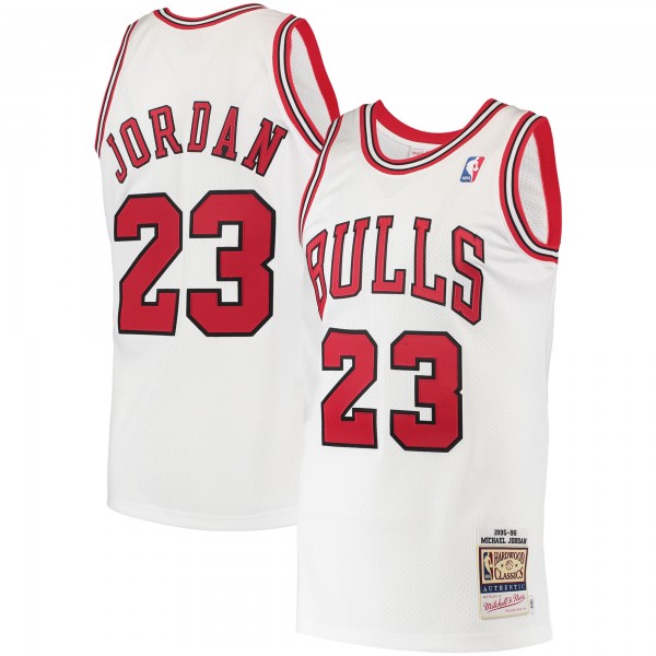 Игровая джерси Chicago Bulls Michael Jordan Mitchell & Ness White 1995 Hardwood Classics Authentic