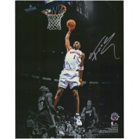Autographed Toronto Raptors Tracy McGrady Fanatics Authentic 11 x 14 Spotlight Dunk vs. Miami Heat Photograph