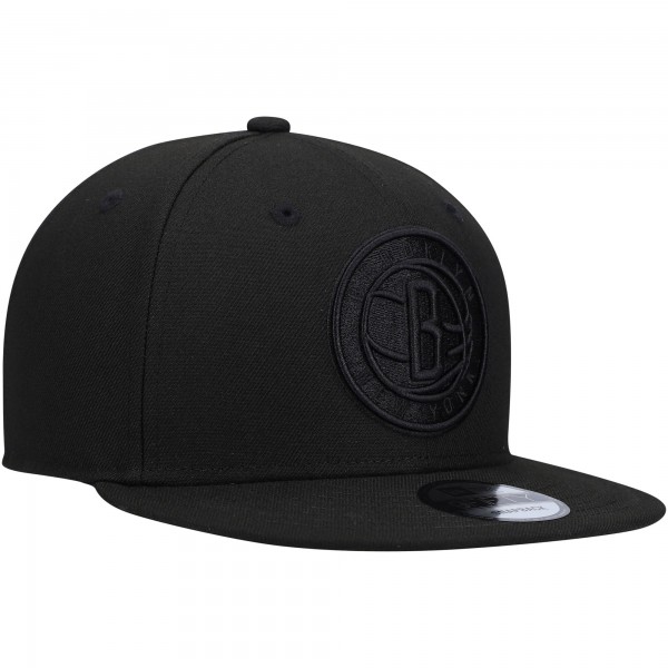 Бейсболка Brooklyn Nets New Era Black On Black 9FIFTY Snapback
